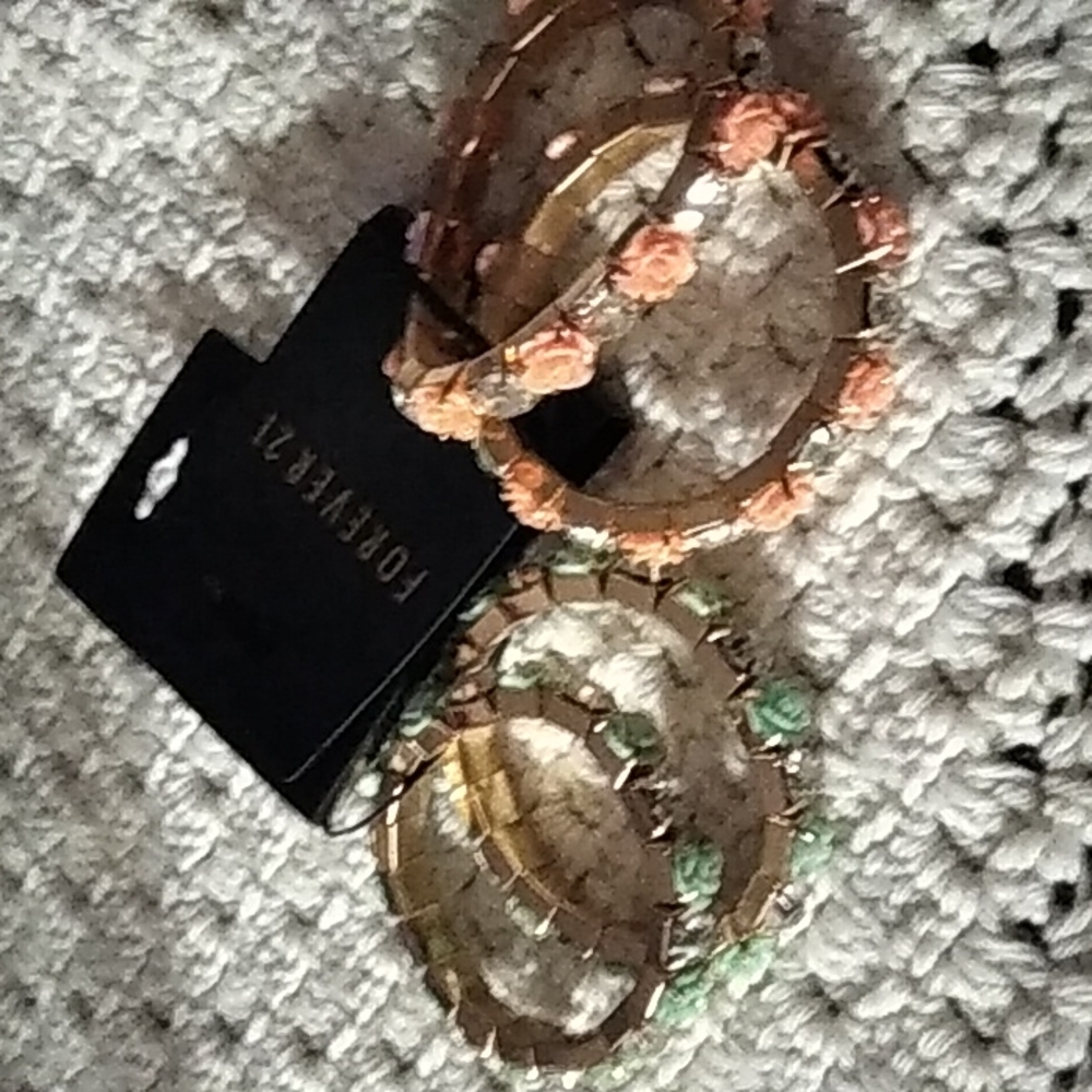 NWT Forever 21 Rose & Rhinestone Elastic Gold Tone Pink & Mint Bracelets Bundle